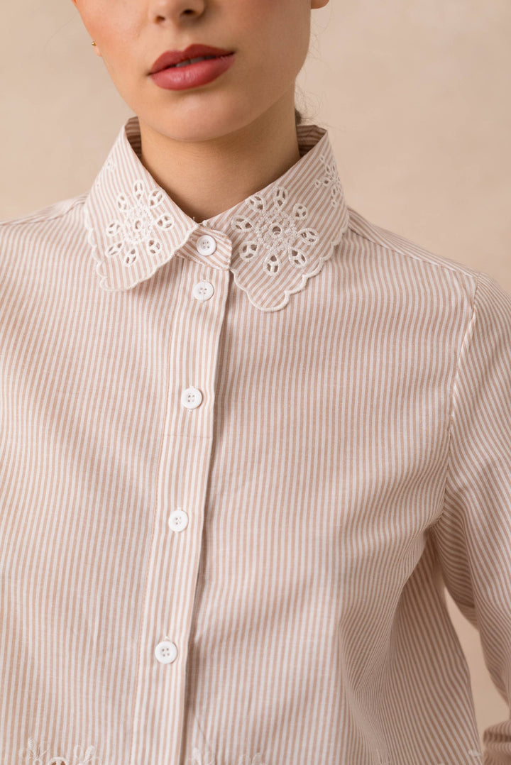 Camicia a Righe con Ricami