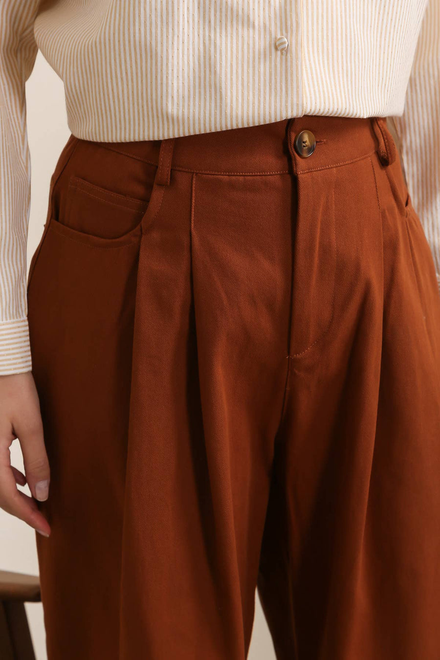 Pantaloni a Gamba Larga e Pinces