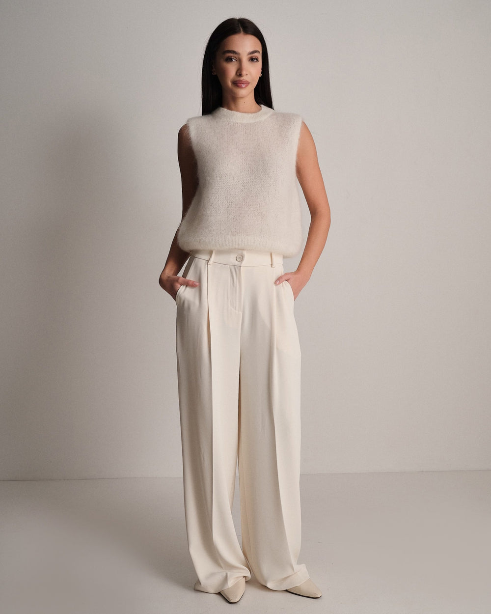 Pantalone in crêpe con pence