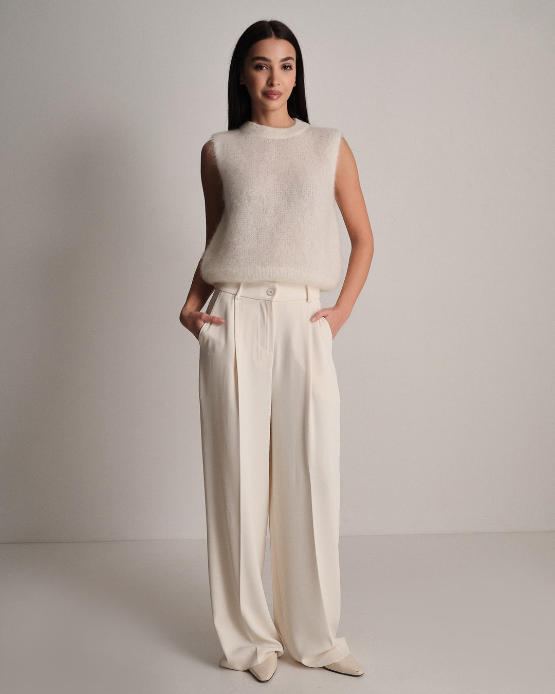 Pantalone in crêpe con pence