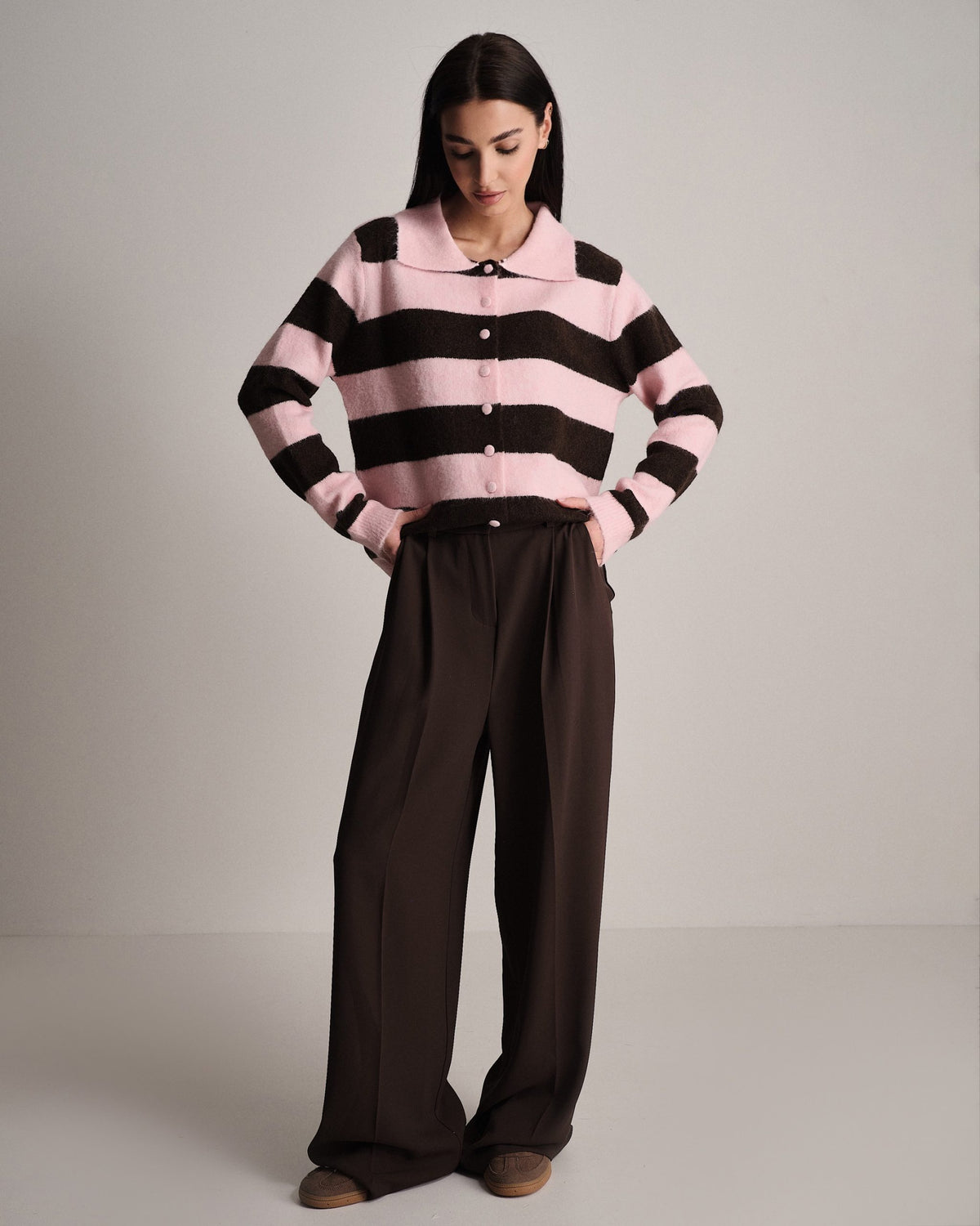 Pantalone in crêpe con pence