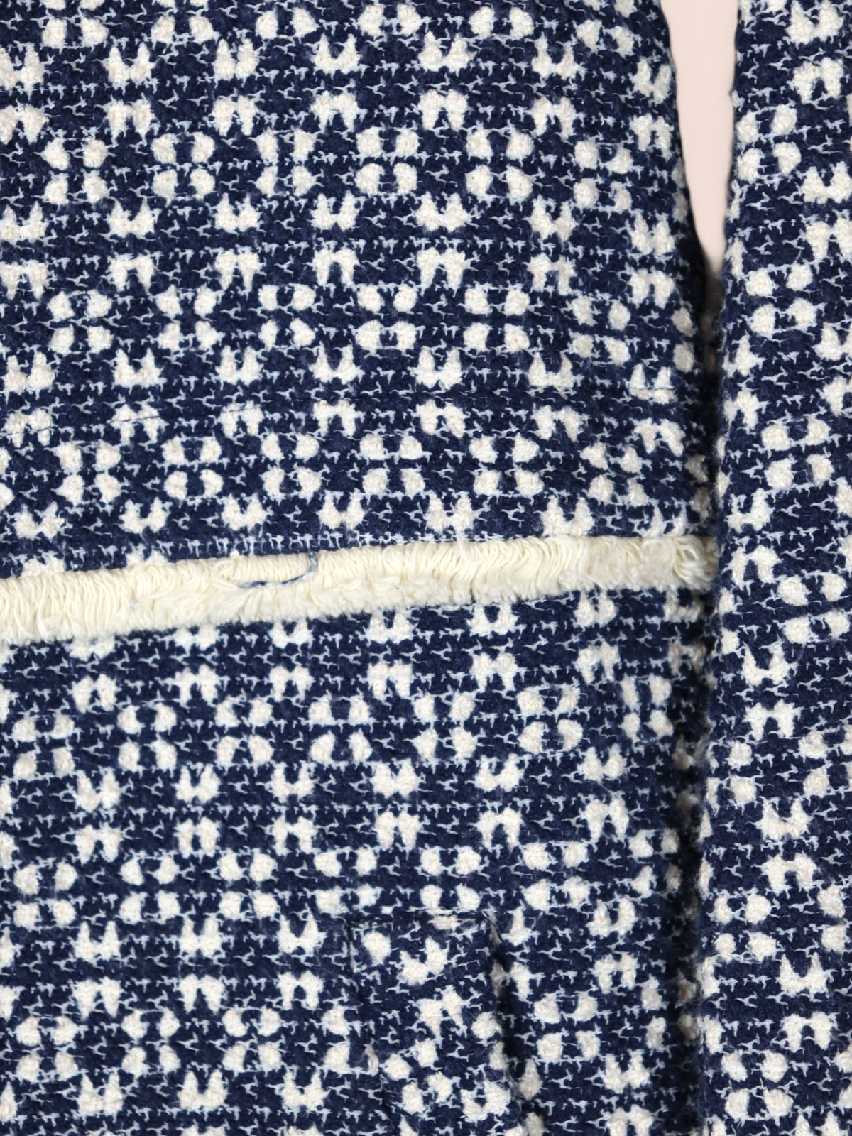 Cappotto in Tweed con Profili Frangiati | Pre-Loved