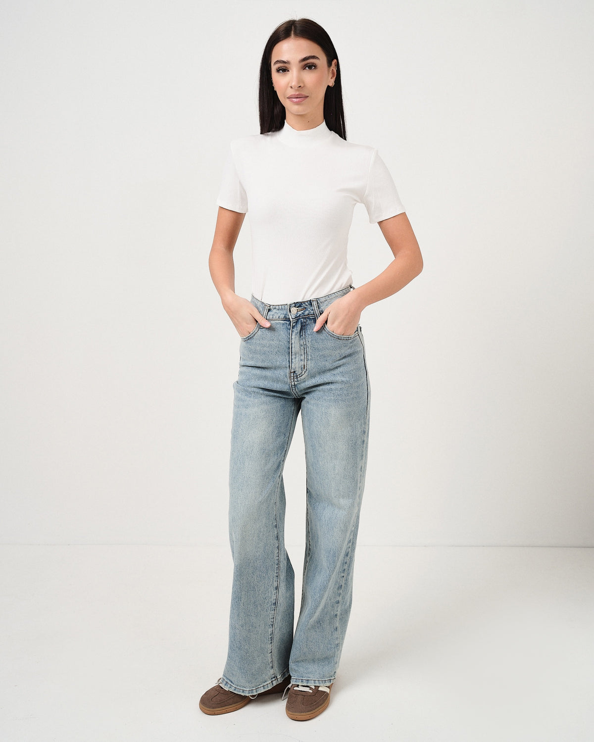 T-shirt a lupetto elasticizzata