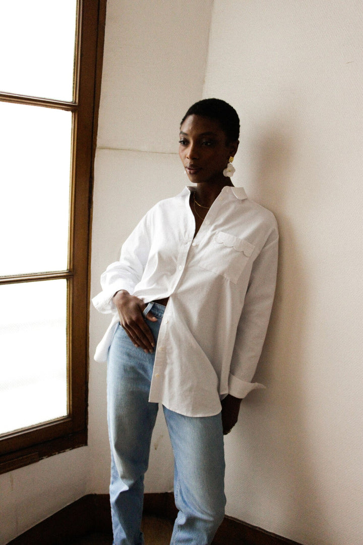 Camicia Bianca con Tasca Ricamata