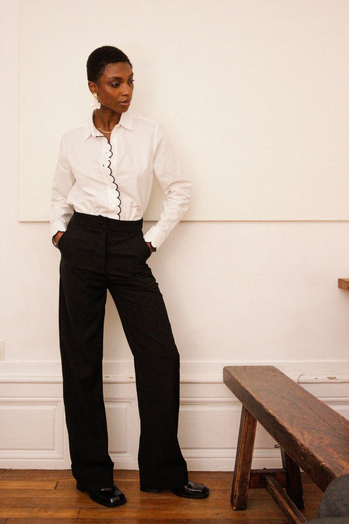 Camicia Bianca con Dettagli Ricamati